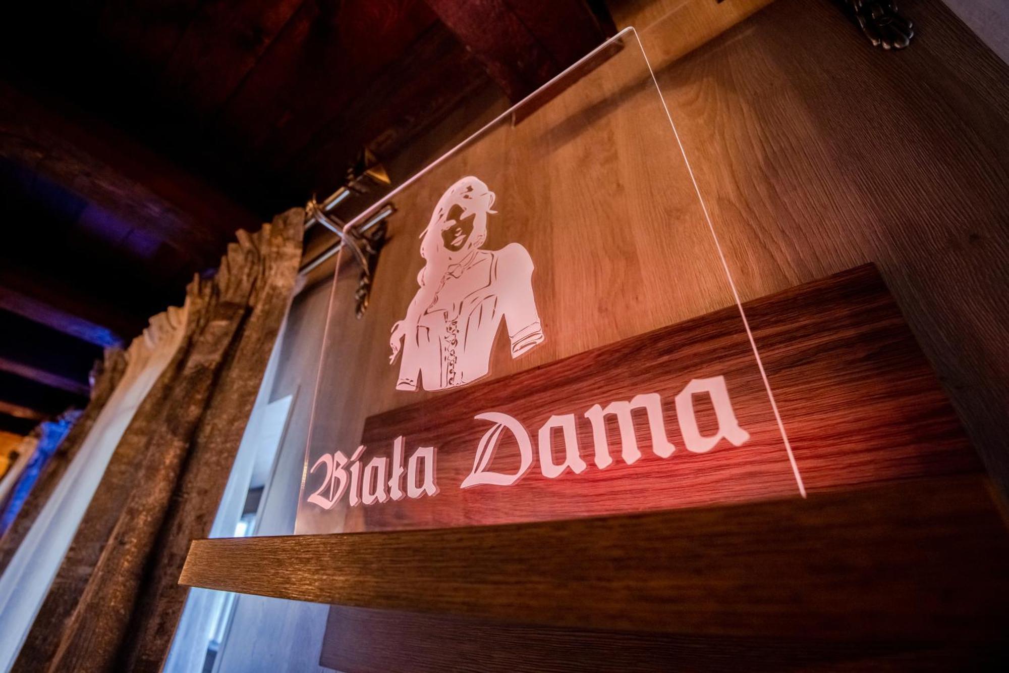 Dworek Biala Dama Z Klimatyzacja Gasthof Gniezno